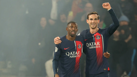 Với Enrique, Dembele (trái) và Fabian Ruiz (phải) xứng đáng giành Quả bóng Vàng hơn Mbappe